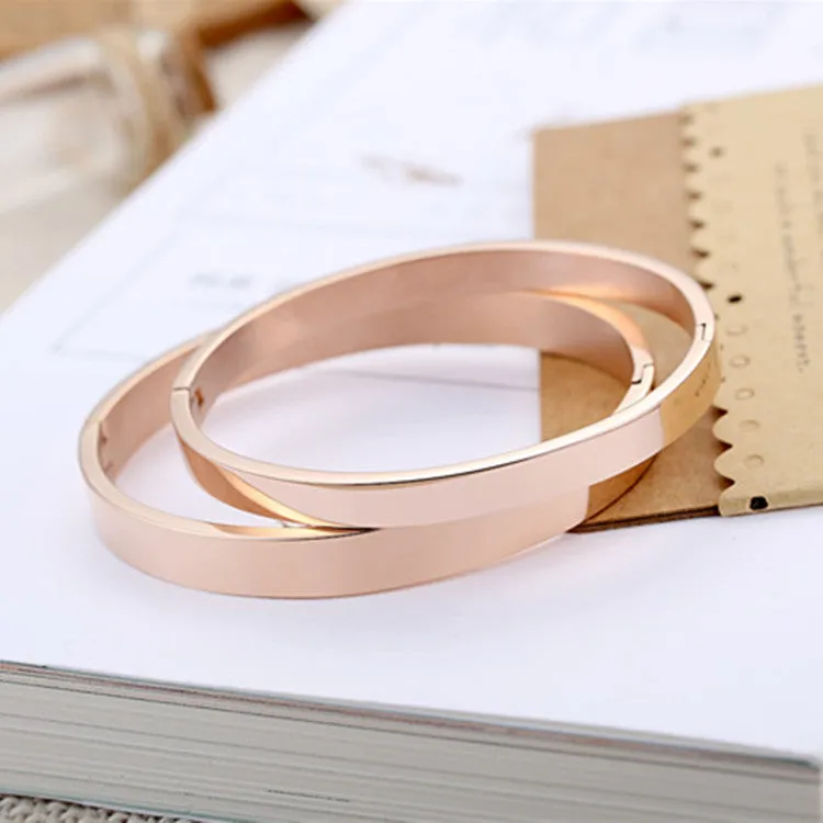 Rose gold smooth bracelet