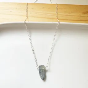 Smooth kyanite solitaire choker in silver